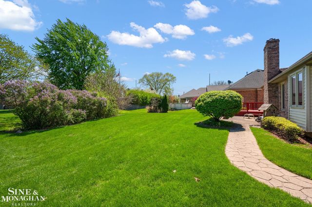 33548 Farmview Road, Fraser, MI 48026