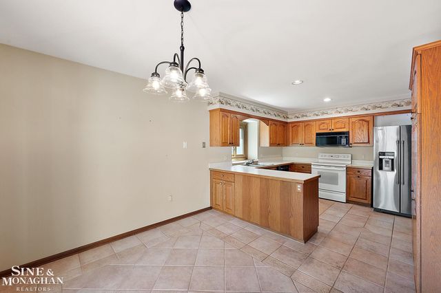33548 Farmview Road, Fraser, MI 48026