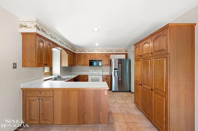 33548 Farmview Road, Fraser, MI 48026
