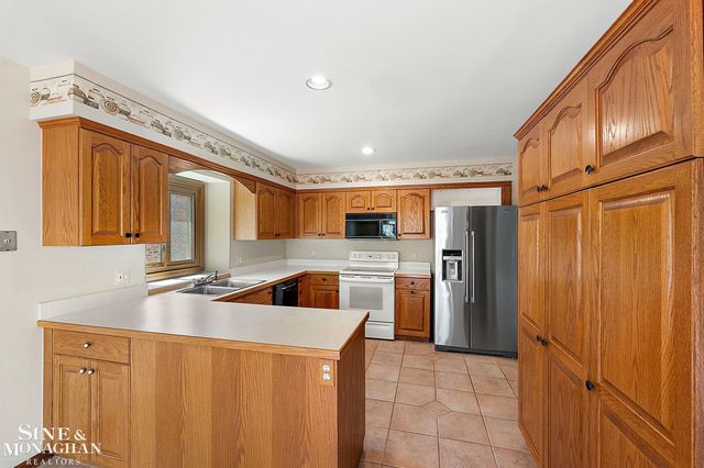 33548 Farmview Road, Fraser, MI 48026