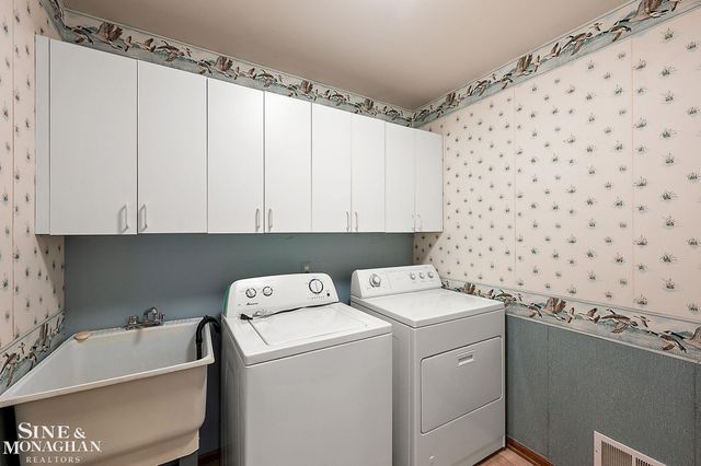 33548 Farmview Road, Fraser, MI 48026