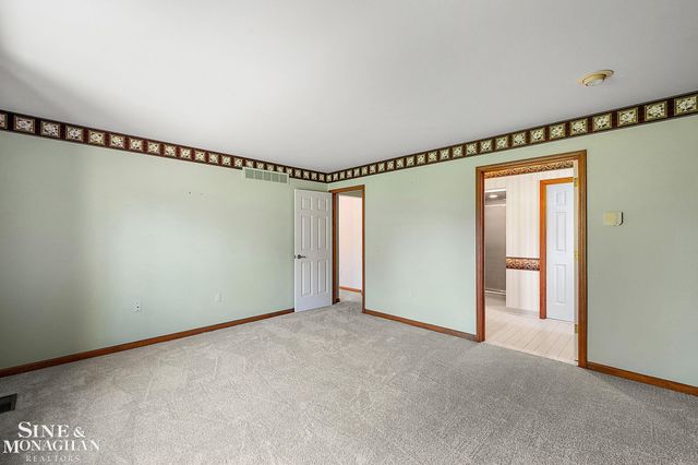 33548 Farmview Road, Fraser, MI 48026