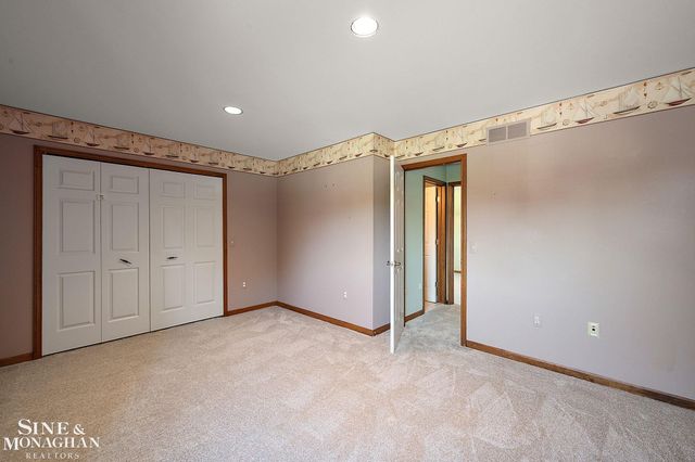 33548 Farmview Road, Fraser, MI 48026