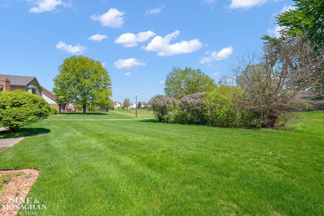 33548 Farmview Road, Fraser, MI 48026