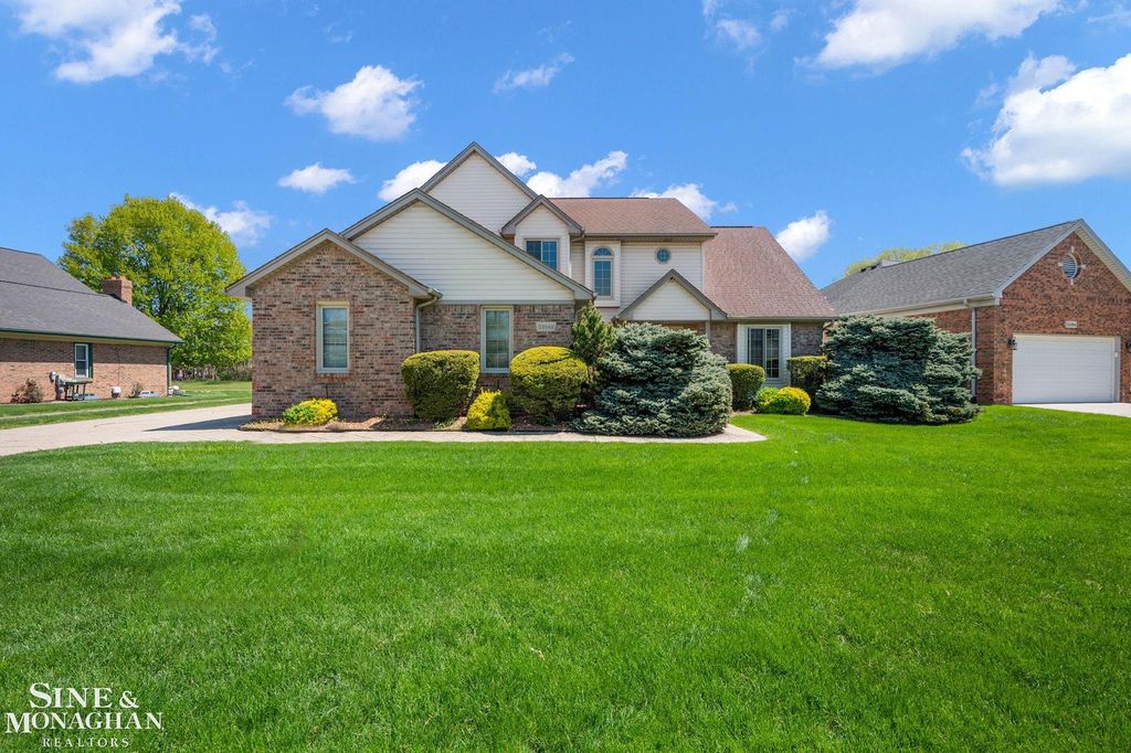 33548 Farmview Road, Fraser, MI 48026