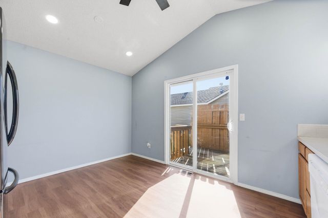 1018-1020 E Karla Ct, Haysville, KS 67060