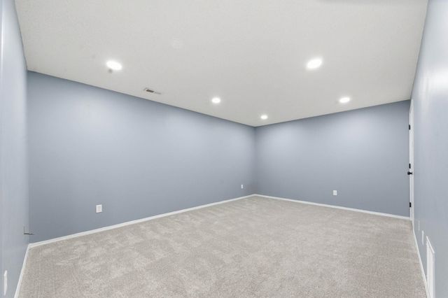 1018-1020 E Karla Ct, Haysville, KS 67060