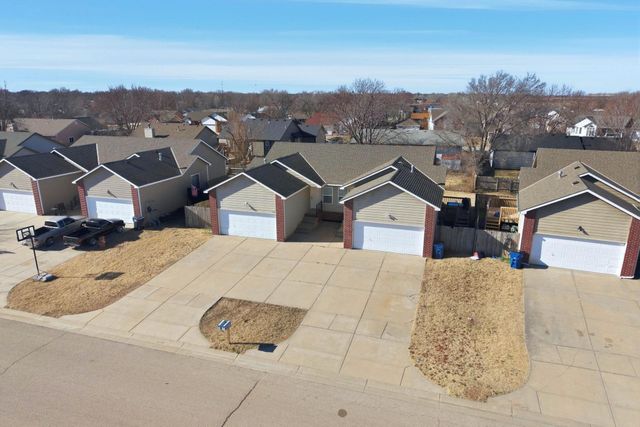 1018-1020 E Karla Ct, Haysville, KS 67060