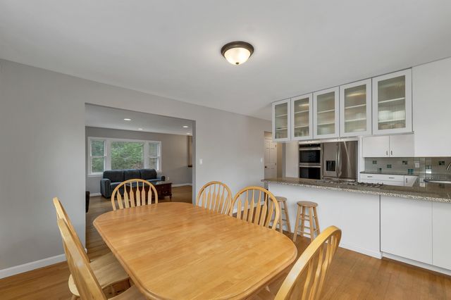 20 Birch Drive, Newmarket, NH 03857