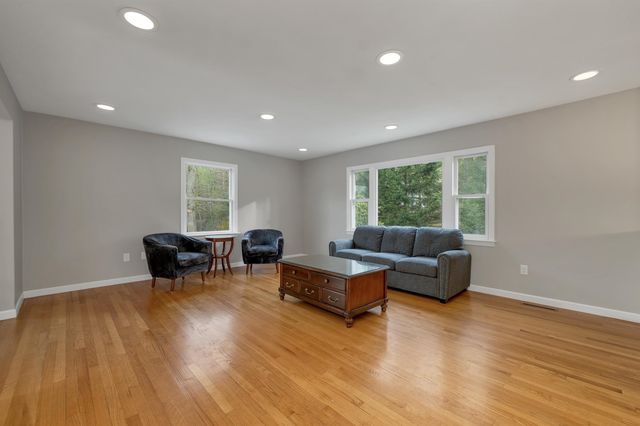 20 Birch Drive, Newmarket, NH 03857