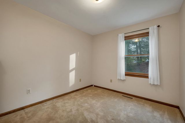 20 Birch Drive, Newmarket, NH 03857