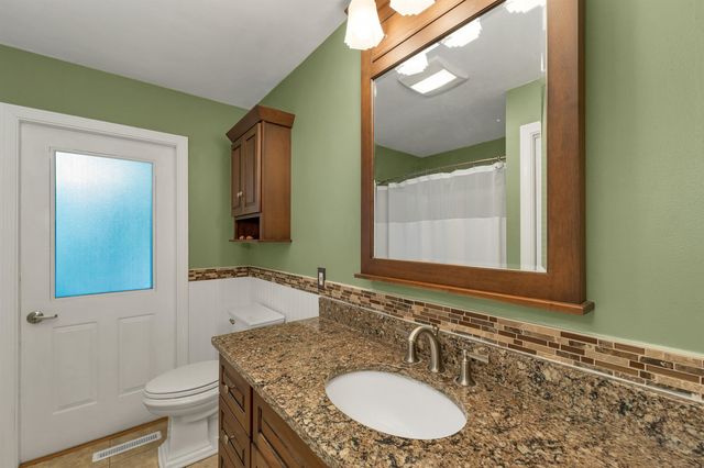 20 Birch Drive, Newmarket, NH 03857