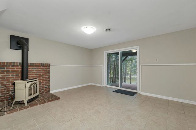 20 Birch Drive, Newmarket, NH 03857