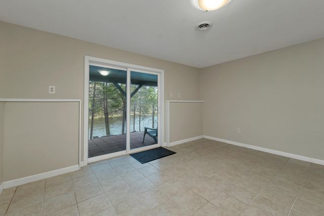 20 Birch Drive, Newmarket, NH 03857