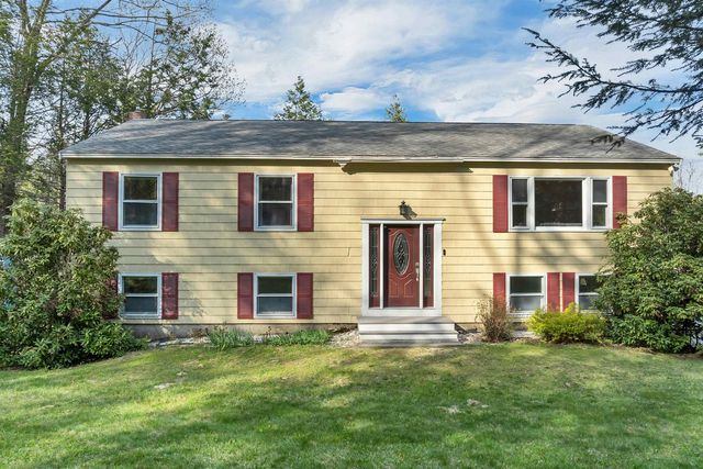 20 Birch Drive, Newmarket, NH 03857