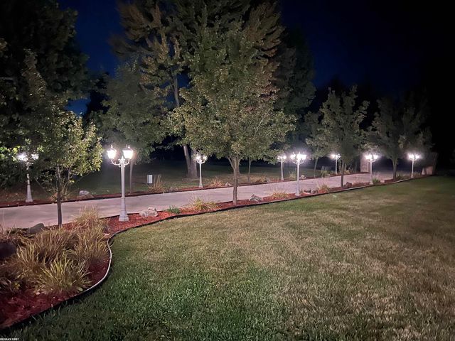 400 E Romeo Road, Oakland Twp, MI 48363