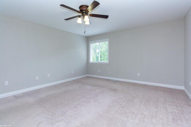 400 E Romeo Road, Oakland Twp, MI 48363