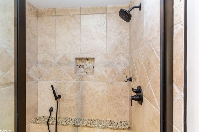 400 E Romeo Road, Oakland Twp, MI 48363