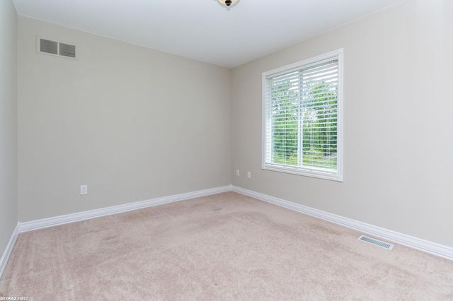 400 E Romeo Road, Oakland Twp, MI 48363