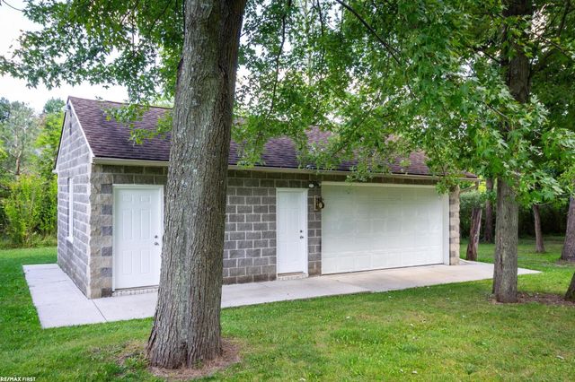 400 E Romeo Road, Oakland Twp, MI 48363