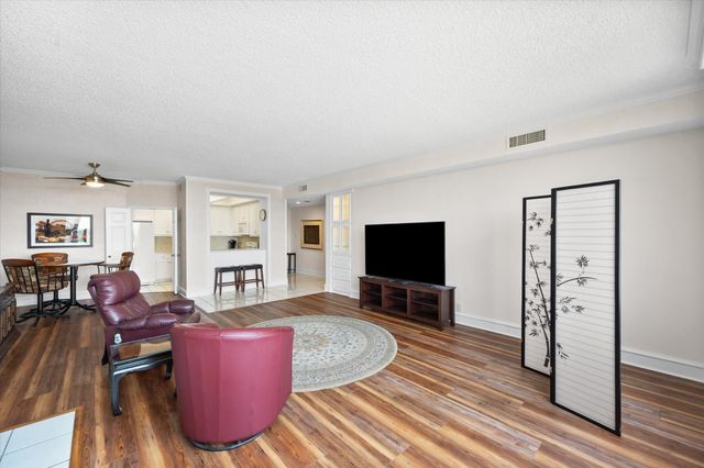 2129 Reflection Bay Drive, Arlington, TX 76013