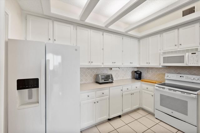 2129 Reflection Bay Drive, Arlington, TX 76013