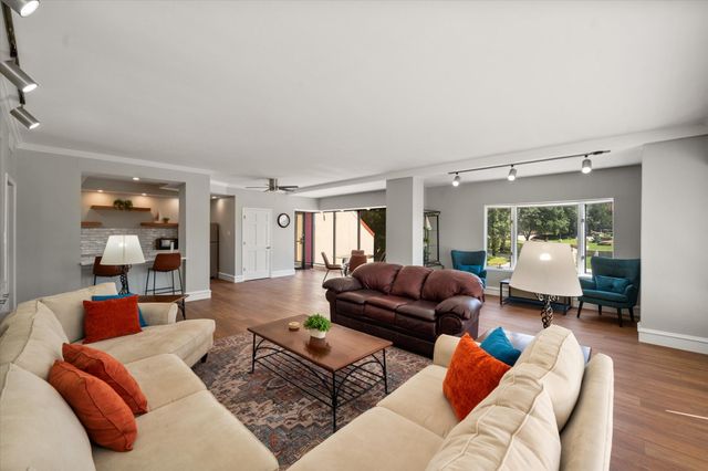 2129 Reflection Bay Drive, Arlington, TX 76013