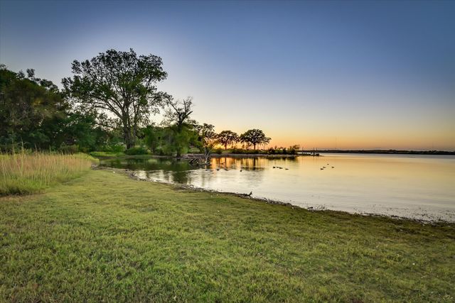 2129 Reflection Bay Drive, Arlington, TX 76013