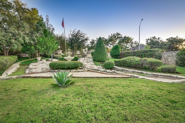 2129 Reflection Bay Drive, Arlington, TX 76013