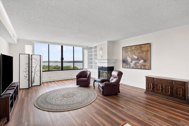 2129 Reflection Bay Drive, Arlington, TX 76013