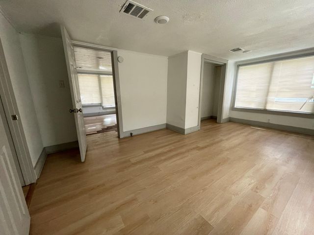 3020 Avenue D, Bay City, TX 77414