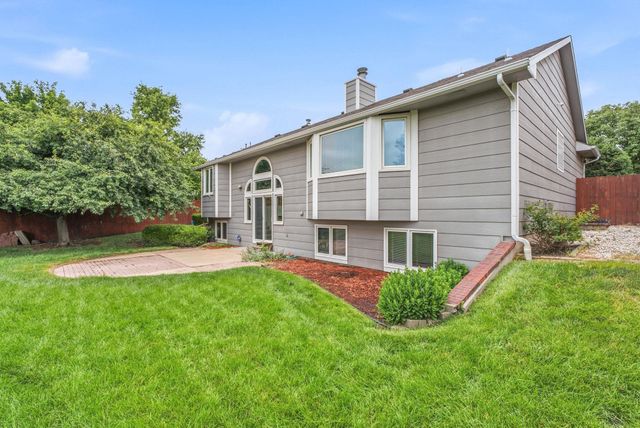 821 N Cedar Park, Wichita, KS 67235