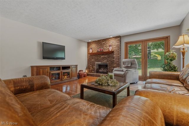 715 Oxbow Road, Belpre, OH 45714
