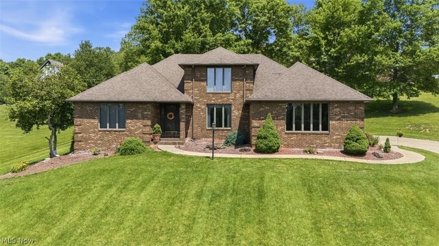 715 Oxbow Road, Belpre, OH 45714