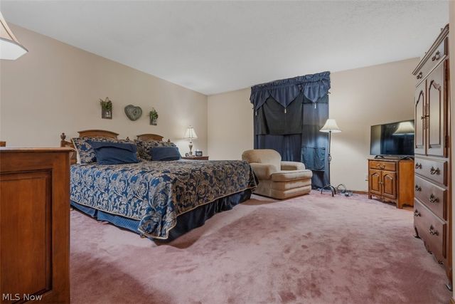 715 Oxbow Road, Belpre, OH 45714