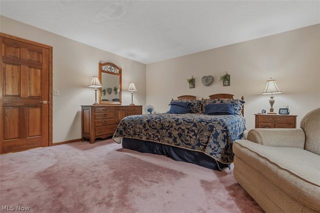 715 Oxbow Road, Belpre, OH 45714