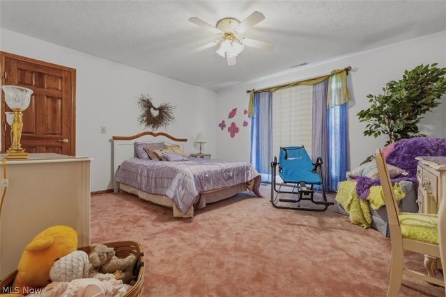 715 Oxbow Road, Belpre, OH 45714