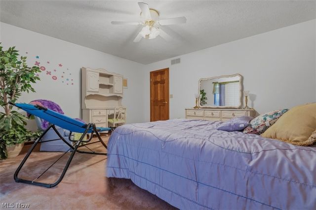715 Oxbow Road, Belpre, OH 45714