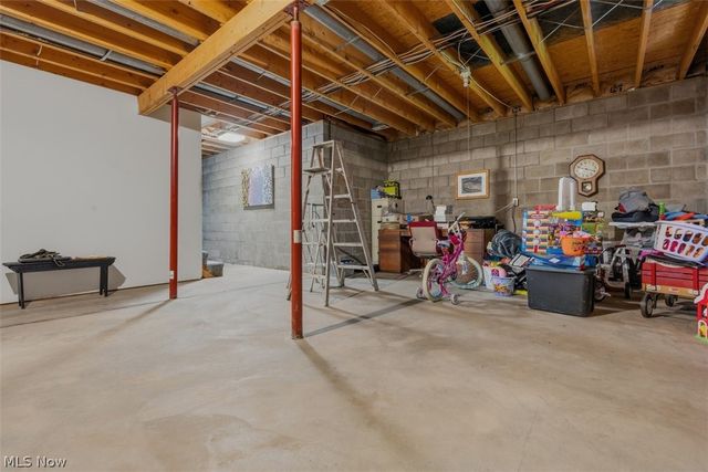 715 Oxbow Road, Belpre, OH 45714