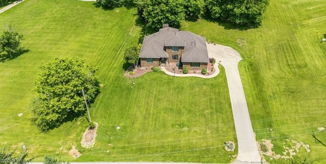 715 Oxbow Road, Belpre, OH 45714