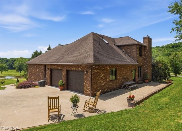 715 Oxbow Road, Belpre, OH 45714