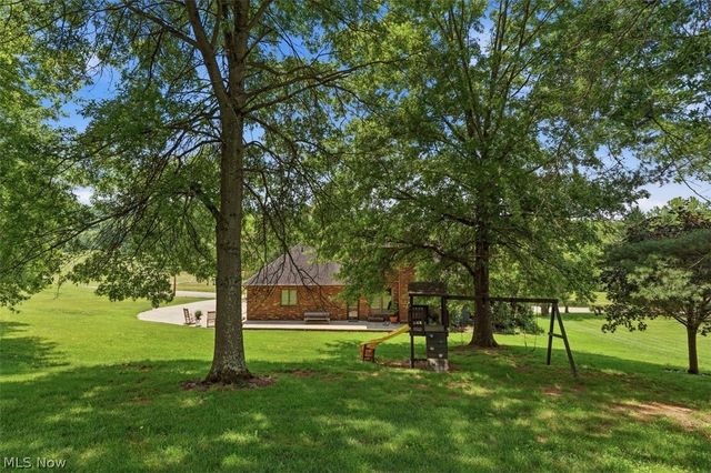 715 Oxbow Road, Belpre, OH 45714