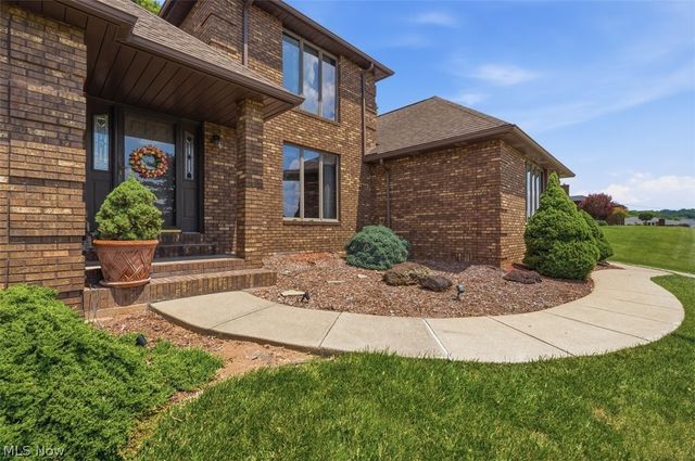 715 Oxbow Road, Belpre, OH 45714