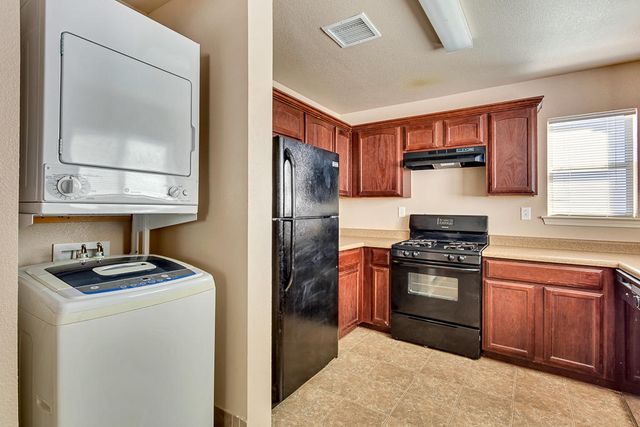 14302 Gil Reyes Drive B, El Paso, TX 79938