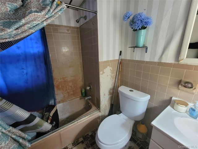 208-15 110th Avenue, Queens Village, NY 11429