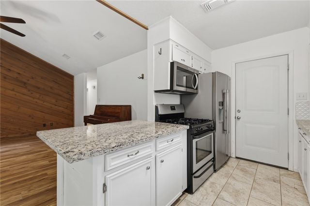4101 Willow Oak Street, Bryan, TX 77802