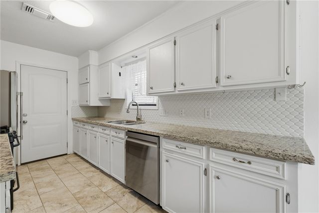 4101 Willow Oak Street, Bryan, TX 77802