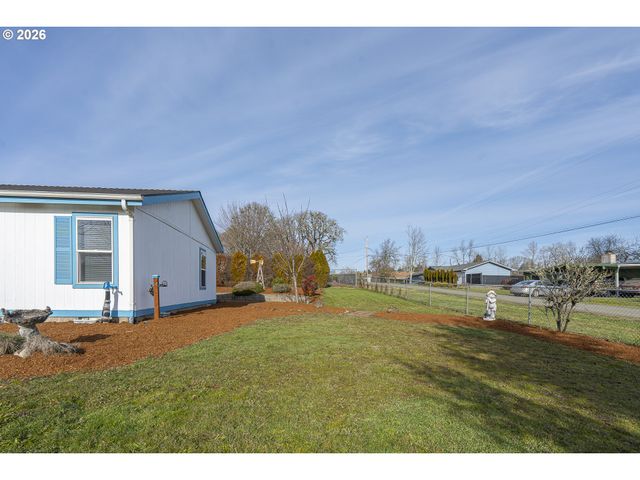 860 W ELLENDALE Ave, Dallas, OR 97338