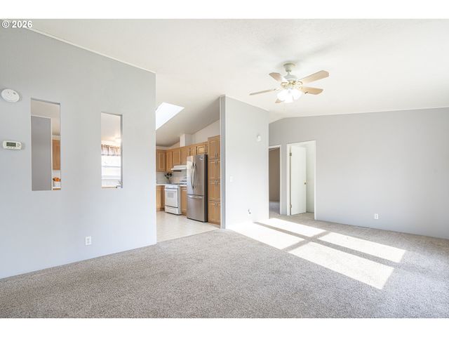 860 W ELLENDALE Ave, Dallas, OR 97338