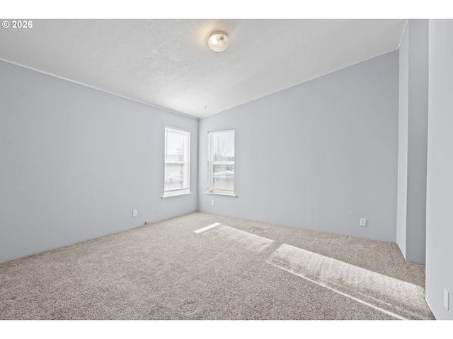 860 W ELLENDALE Ave, Dallas, OR 97338